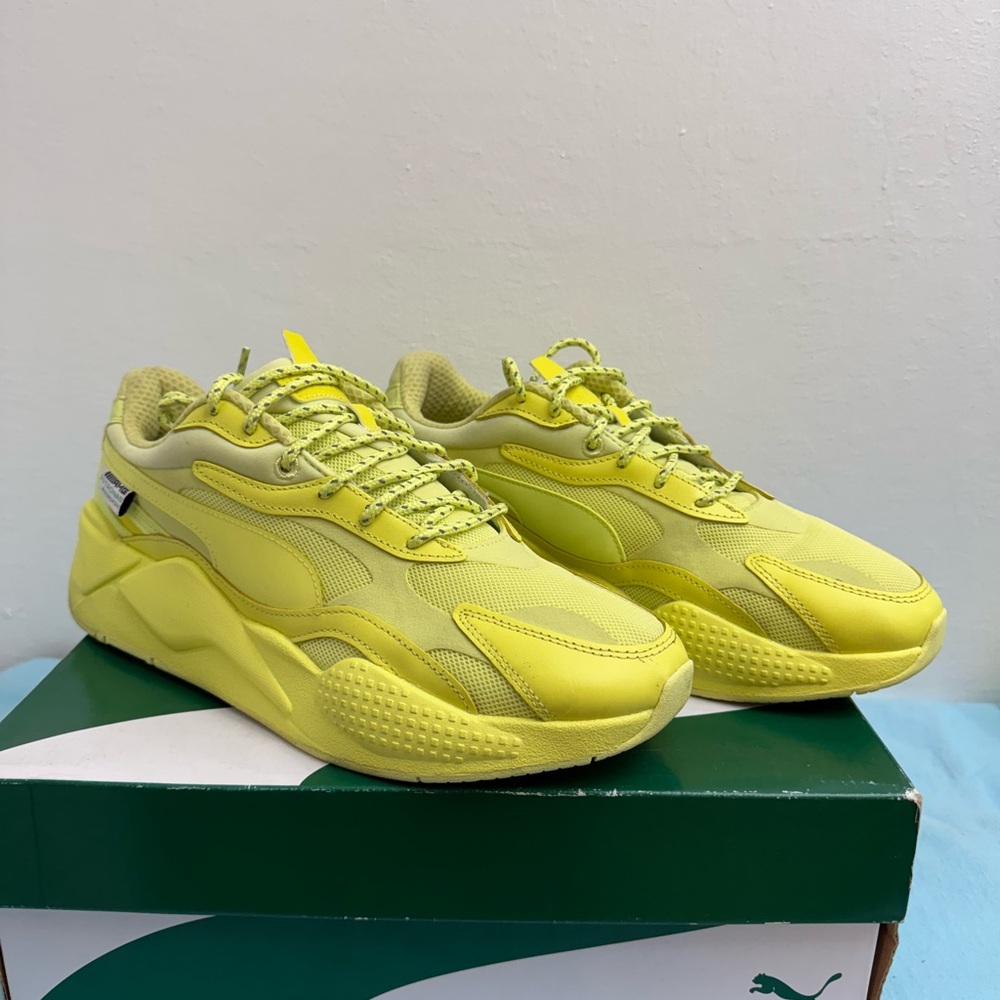 PUMA size 10.5  AMG PETRONAS Motorsport  RUNNING SISTEM